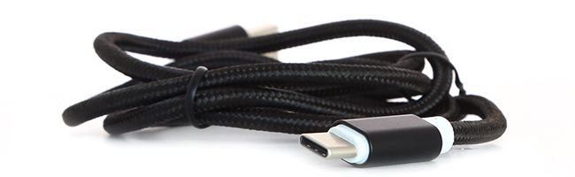 cable-usb-type-c-650_1358815.jpg