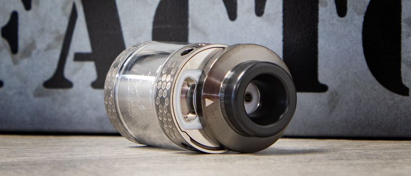 Remplissage Push-to-Fill de l'atomiseur Dead Rabbit 4